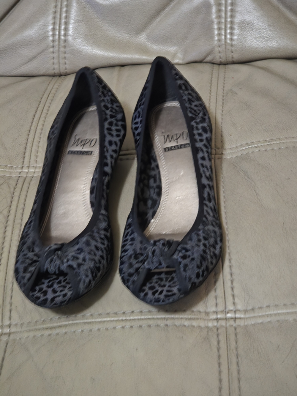 Impo Stretch Leopard Print Knot Ballet Flats in Gray and Black